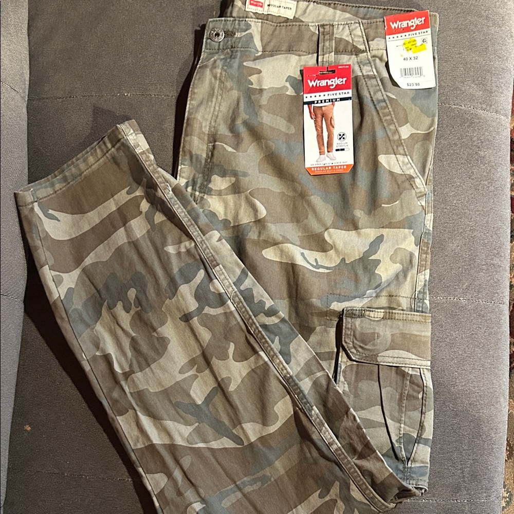 Wrangler Men's Tan Camouflage Cargo Pants 40 x 32